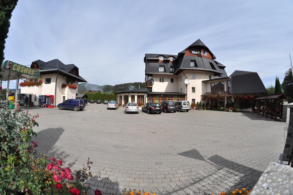 Hotel Cosmos Câmpulung Moldovenesc Exterior foto