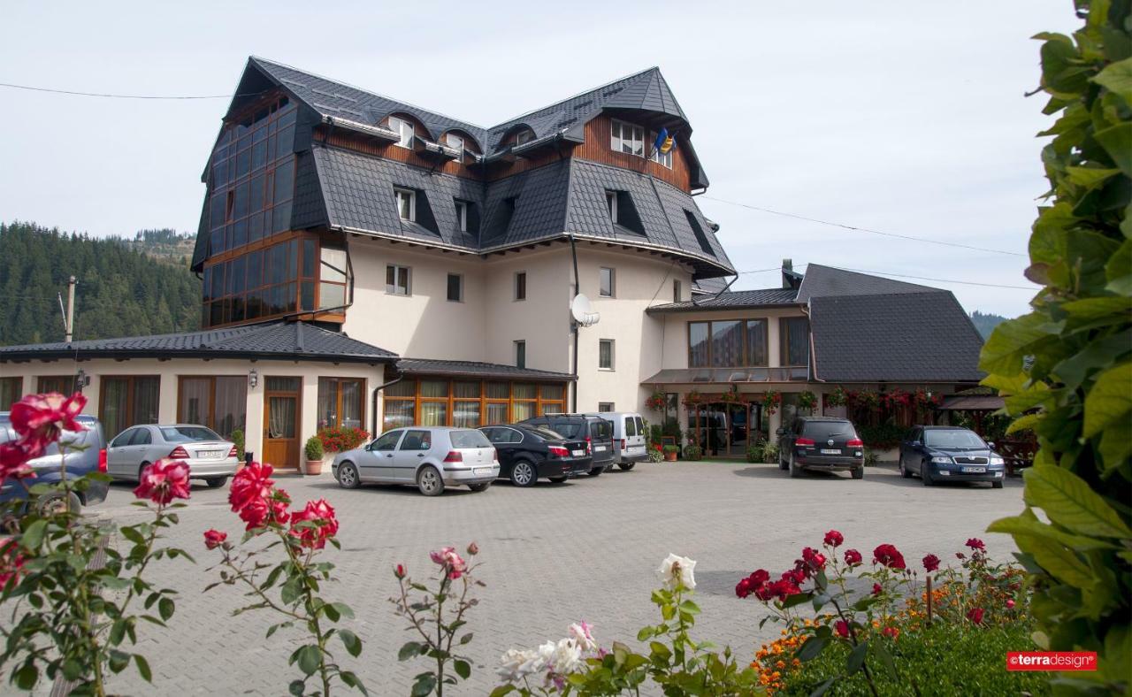 Hotel Cosmos Câmpulung Moldovenesc Exterior foto